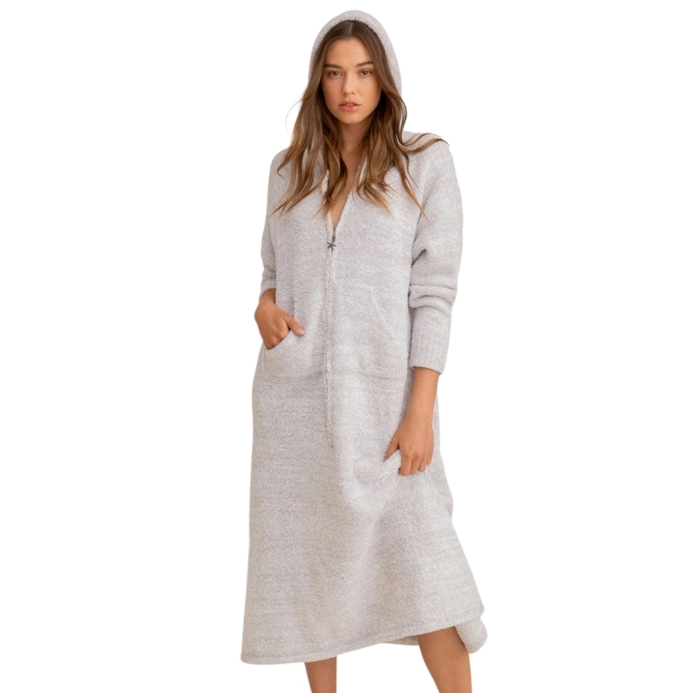 Barefoot Dreams Cozy Light Gray Hooded Robe/lounger